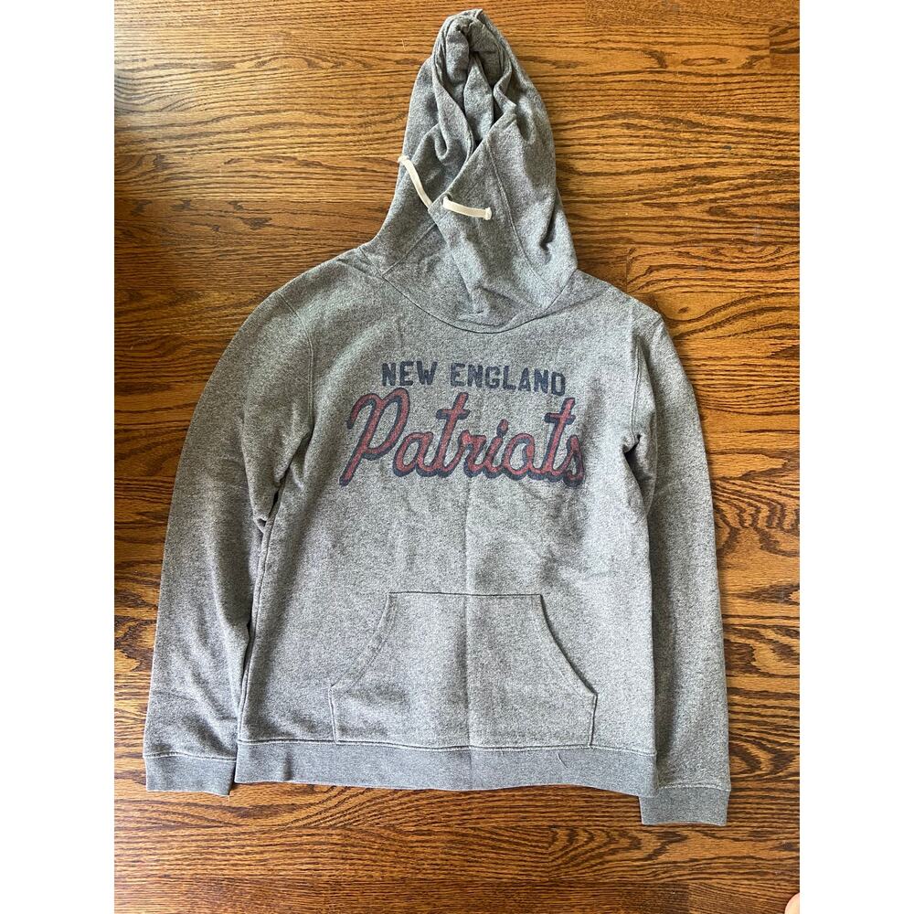 women's Patriots sweatshirt sz: M